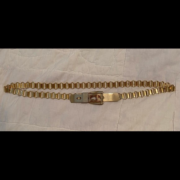 Unique Gold Tone Metal Belt - Picture 3 of 6
